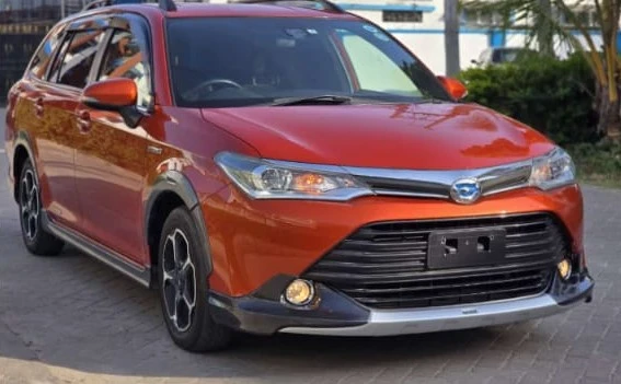 Toyota filder hybrid front
